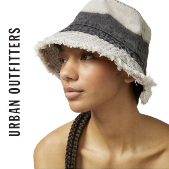 URBAN OUTFITTERS UO Avery Dip-Dyed Black Denim Bucket Hat NEW - Picture 1 of 3